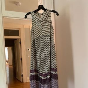 San and Soni dress